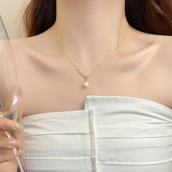 GOLIC Gold Pearl Knot Necklace - Picture 5 of 11